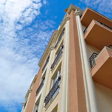 Boutique Rainbow 4 Hotel